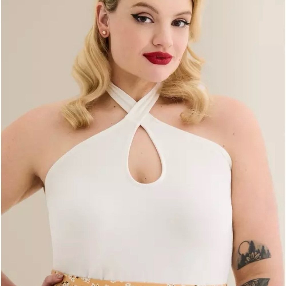 Torrid Retro Chic Foxy Halter Top - New - Size 3 (22/24)